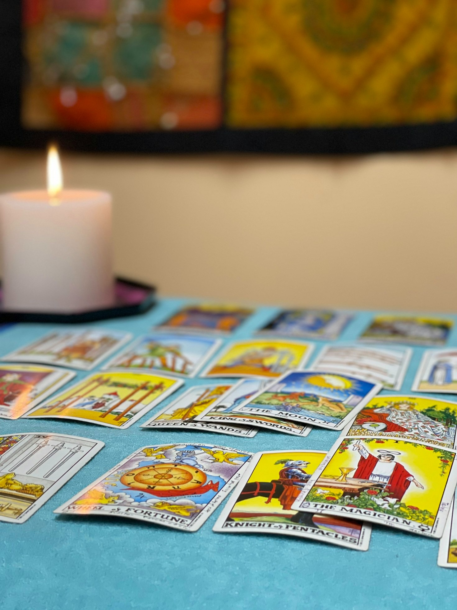 Entenda Como a Sabedoria do Tarot Pode Guiar Suas Decisões Diárias